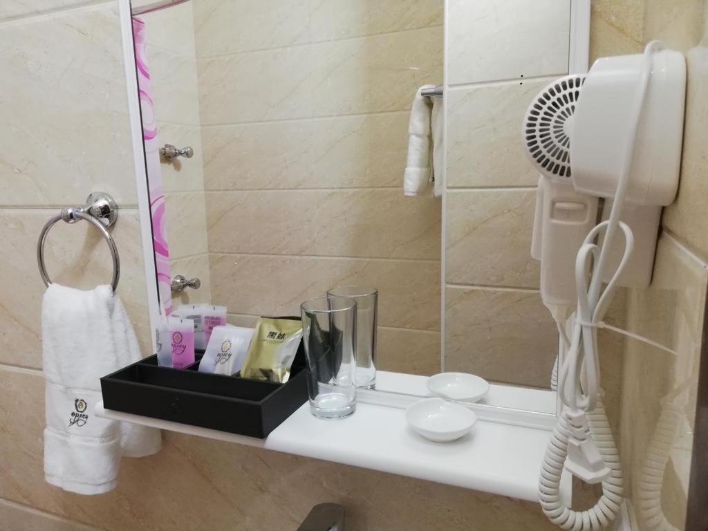 Park Hotel Al Bustan シムケント エクステリア 写真