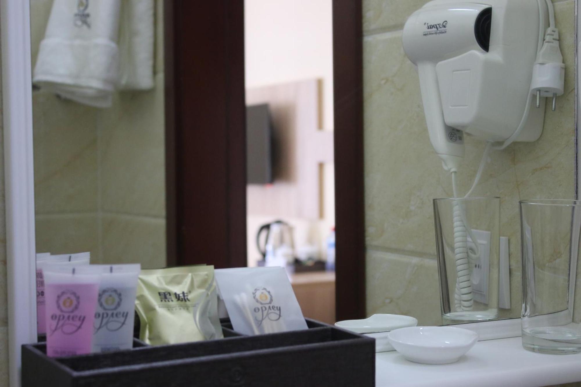 Park Hotel Al Bustan シムケント エクステリア 写真