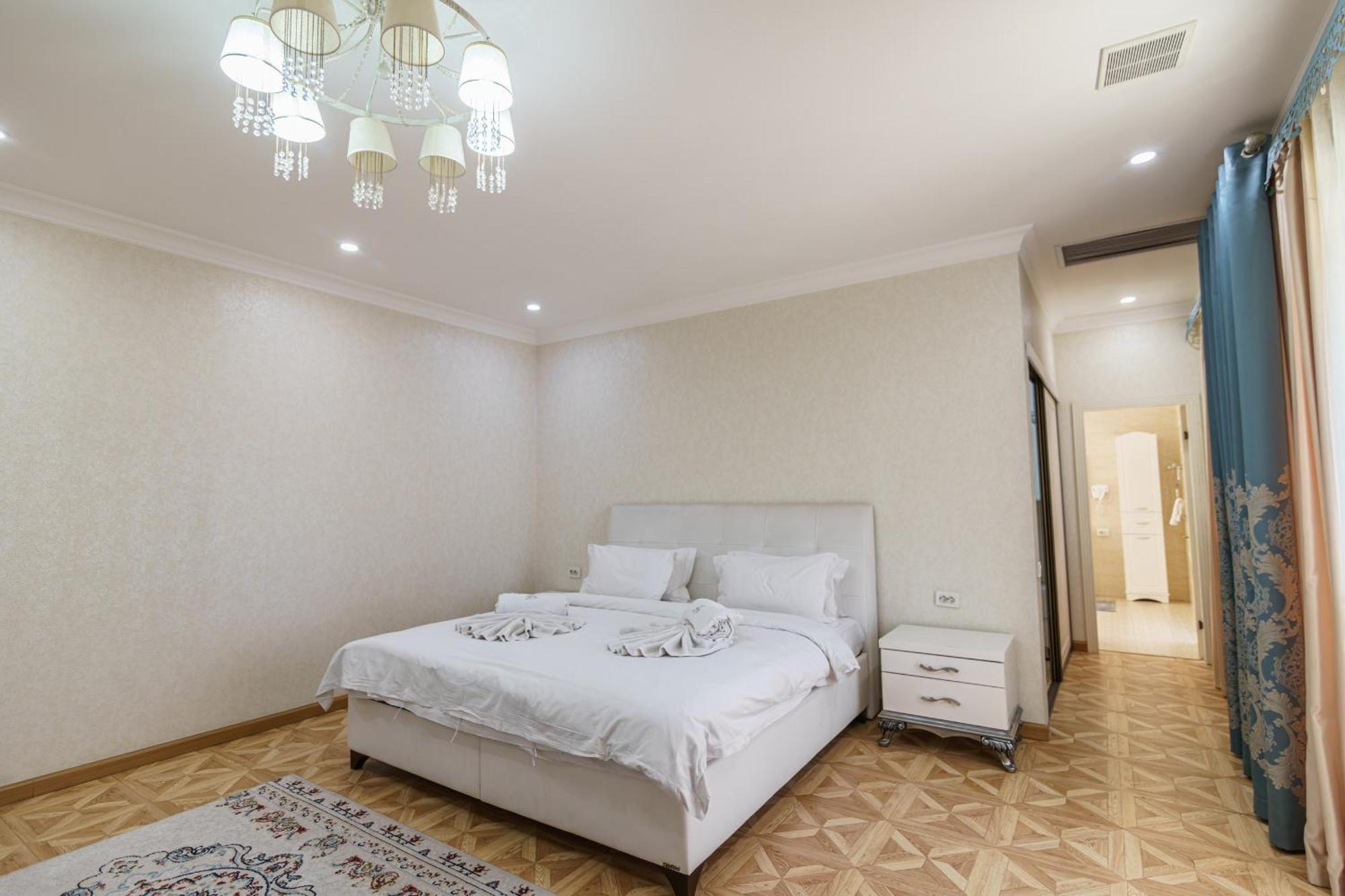 Park Hotel Al Bustan シムケント エクステリア 写真