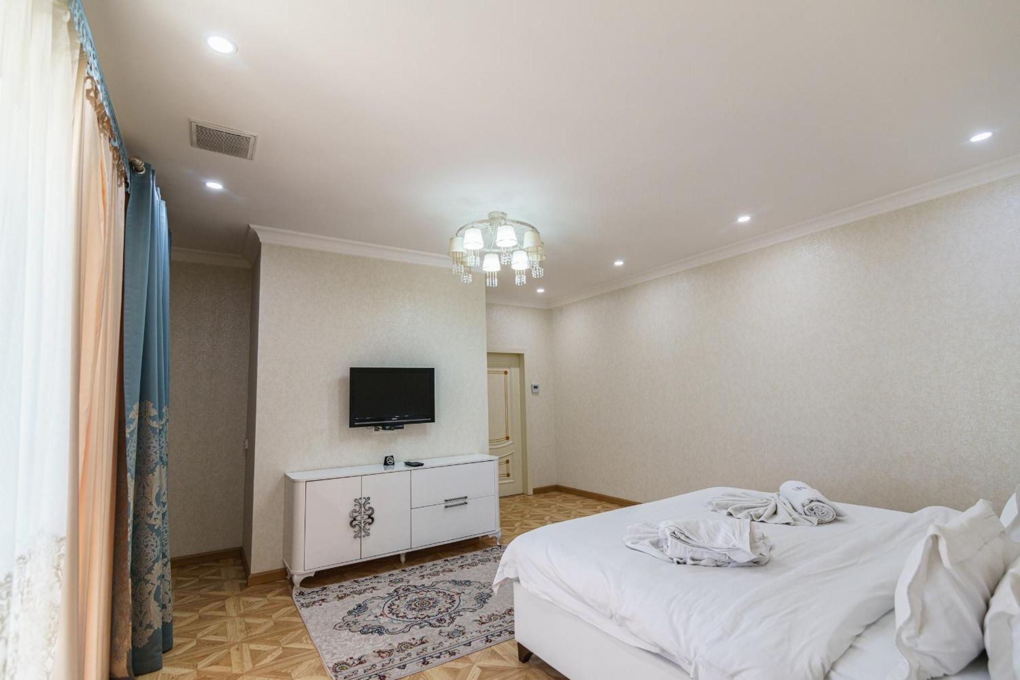 Park Hotel Al Bustan シムケント エクステリア 写真